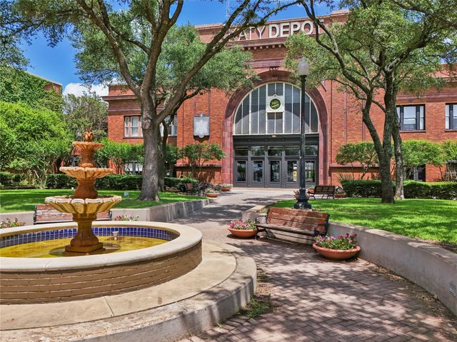 1008 W Walker Street, Denison, TX 75020