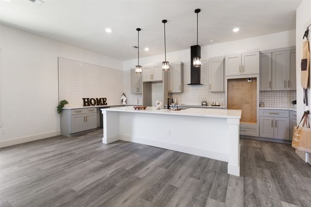 1008 W Walker Street, Denison, TX 75020