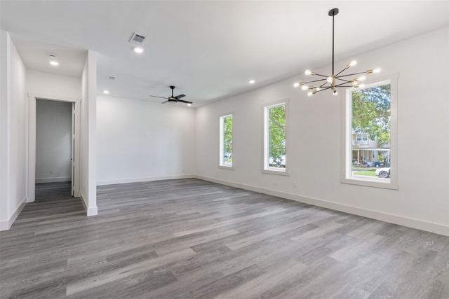 1008 W Walker Street, Denison, TX 75020