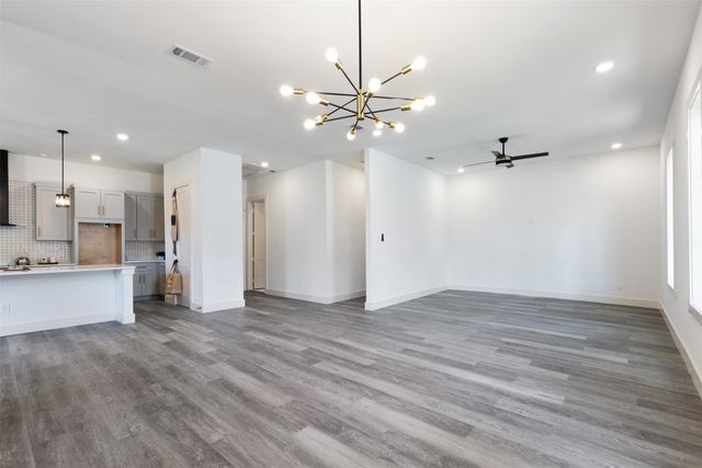 1008 W Walker Street, Denison, TX 75020