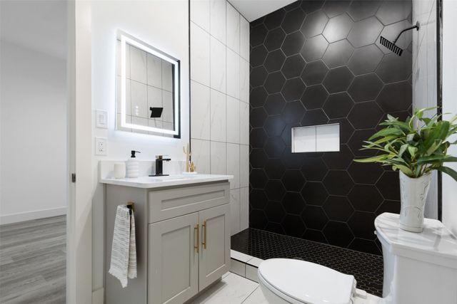 1008 W Walker Street, Denison, TX 75020