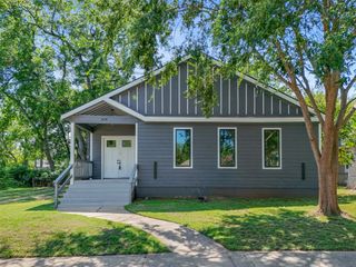 1008 W Walker Street, Denison, TX 75020