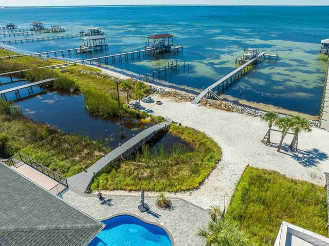 479 Deer Point Dr, Gulf Breeze, FL 32561