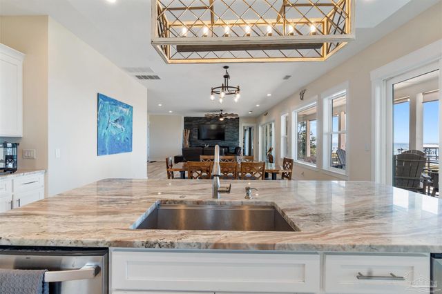 479 Deer Point Dr, Gulf Breeze, FL 32561