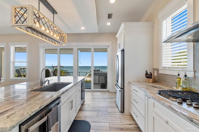 479 Deer Point Dr, Gulf Breeze, FL 32561