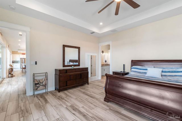 479 Deer Point Dr, Gulf Breeze, FL 32561