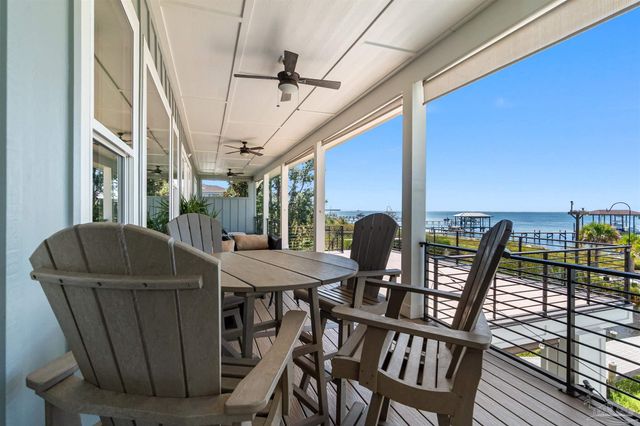 479 Deer Point Dr, Gulf Breeze, FL 32561