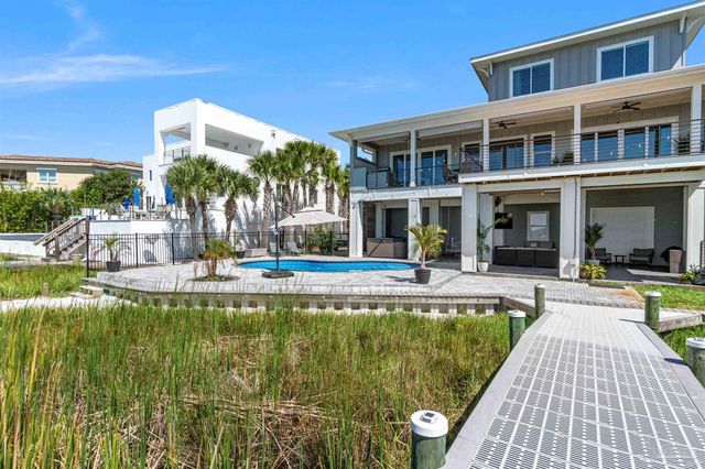 479 Deer Point Dr, Gulf Breeze, FL 32561