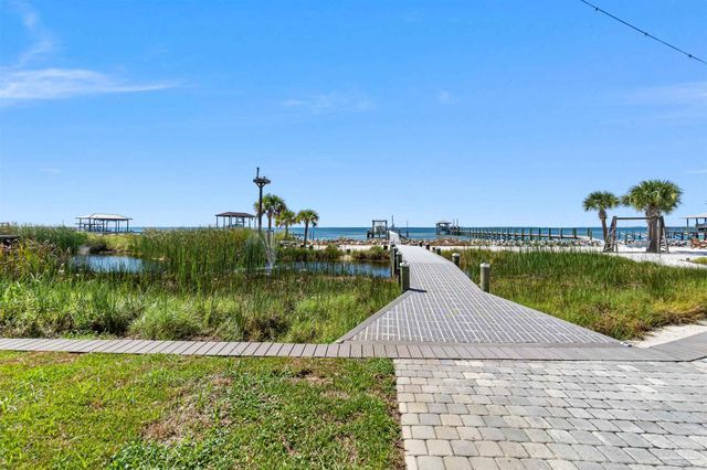 479 Deer Point Dr, Gulf Breeze, FL 32561