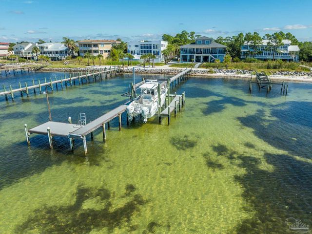 479 Deer Point Dr, Gulf Breeze, FL 32561