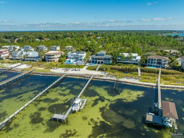 479 Deer Point Dr, Gulf Breeze, FL 32561