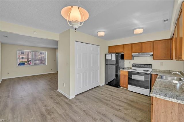 705 Spence CIR, Virginia Beach, VA 23462