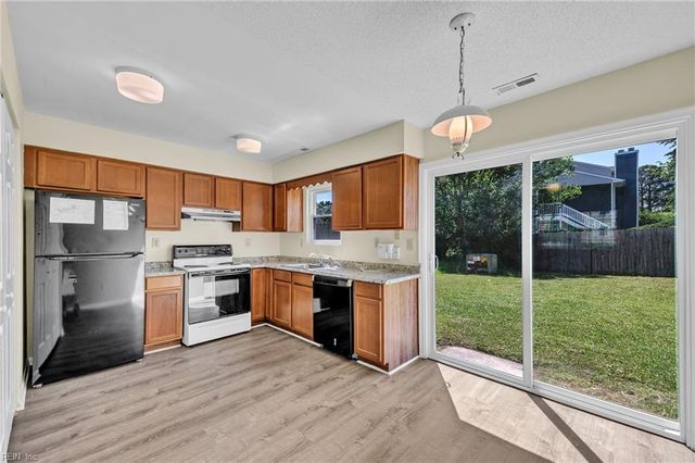 705 Spence CIR, Virginia Beach, VA 23462