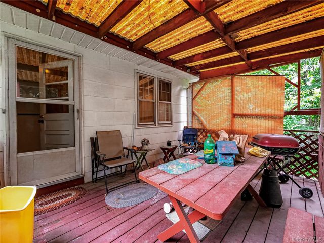 794 Brookridge Drive, Valley Cottage, NY 10989
