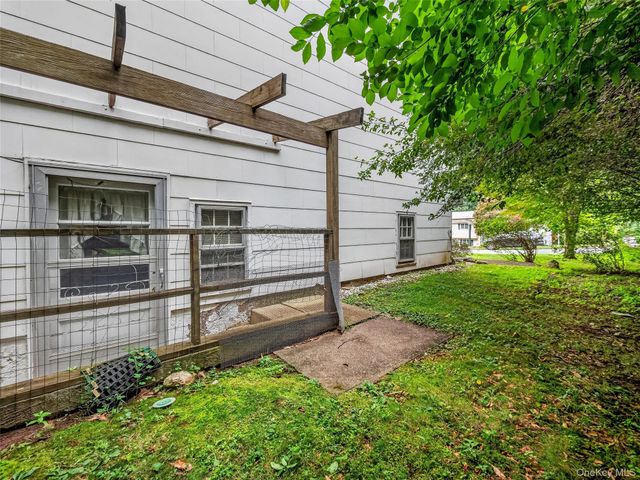 794 Brookridge Drive, Valley Cottage, NY 10989