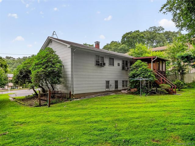 794 Brookridge Drive, Valley Cottage, NY 10989