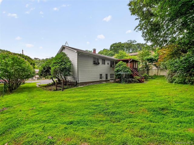 794 Brookridge Drive, Valley Cottage, NY 10989