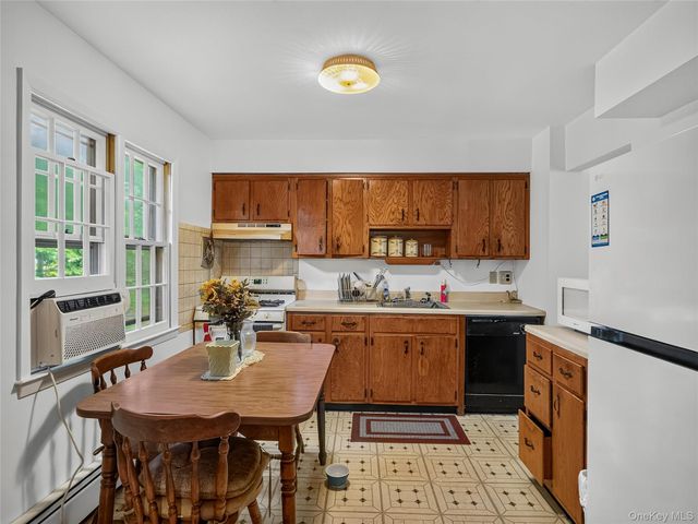 794 Brookridge Drive, Valley Cottage, NY 10989
