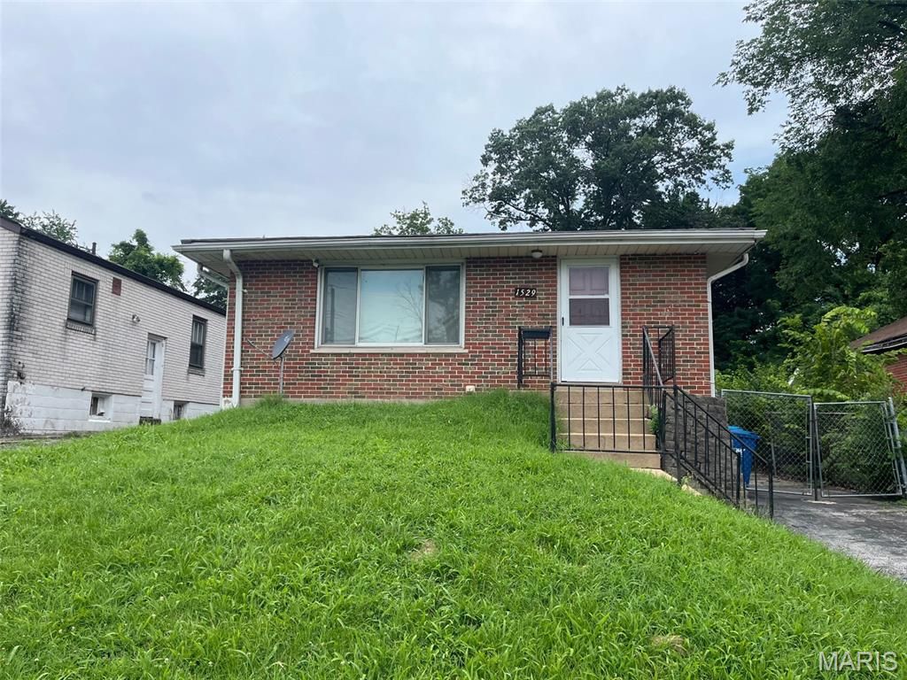 1529 Nixon Avenue, St Louis, MO 63133