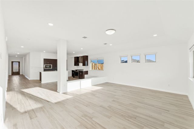 1552 Laurel Avenue, Aubrey, TX 76227