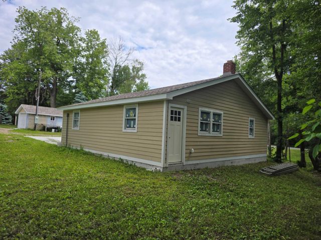 7749 Pioneer Road, Wyoming, MN 55092