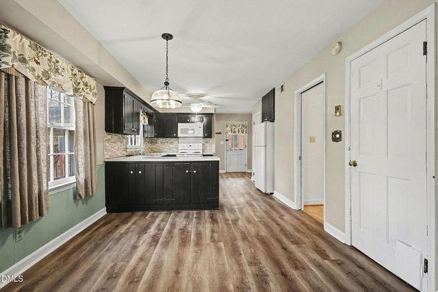 3704 Pembrook Place, Raleigh, NC 27612