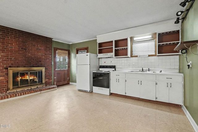 3704 Pembrook Place, Raleigh, NC 27612