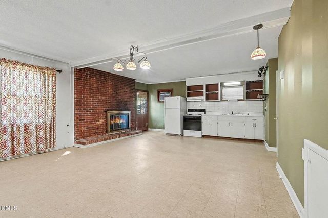 3704 Pembrook Place, Raleigh, NC 27612