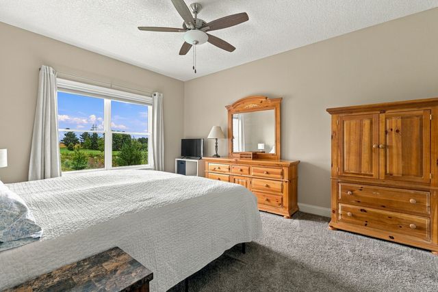 6475 Fairhaven Road, Davenport, IA 52807