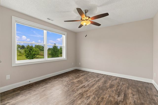 6475 Fairhaven Road, Davenport, IA 52807
