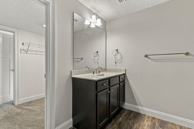6475 Fairhaven Road, Davenport, IA 52807