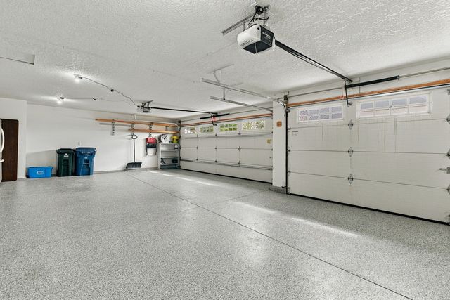 6475 Fairhaven Road, Davenport, IA 52807