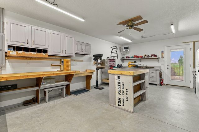 6475 Fairhaven Road, Davenport, IA 52807