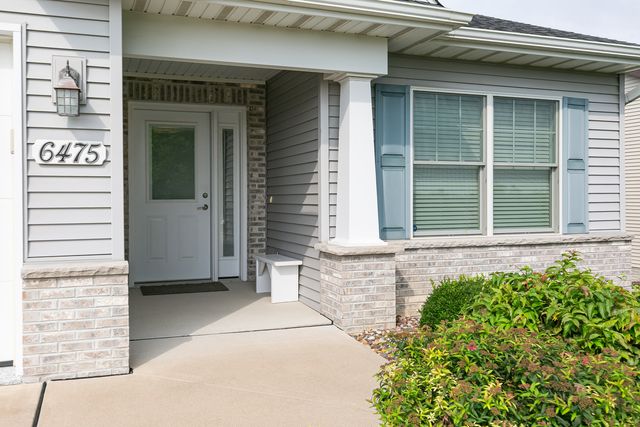 6475 Fairhaven Road, Davenport, IA 52807