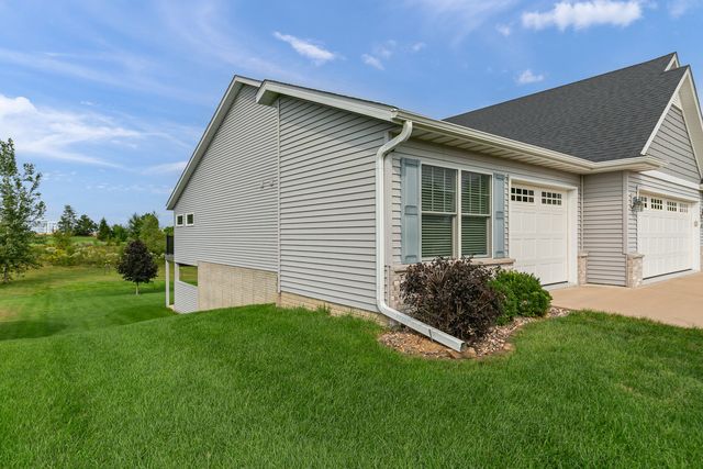 6475 Fairhaven Road, Davenport, IA 52807