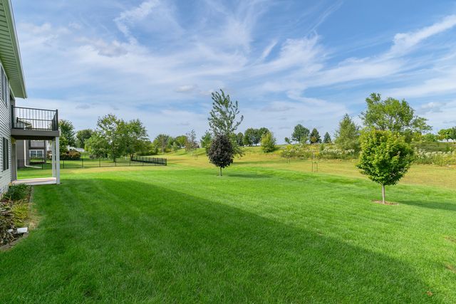 6475 Fairhaven Road, Davenport, IA 52807
