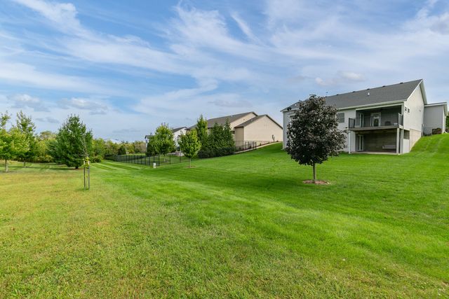 6475 Fairhaven Road, Davenport, IA 52807