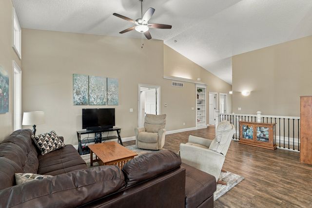 6475 Fairhaven Road, Davenport, IA 52807