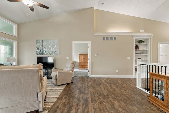 6475 Fairhaven Road, Davenport, IA 52807