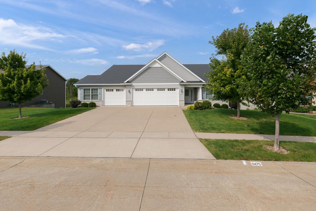 6475 Fairhaven Road, Davenport, IA 52807