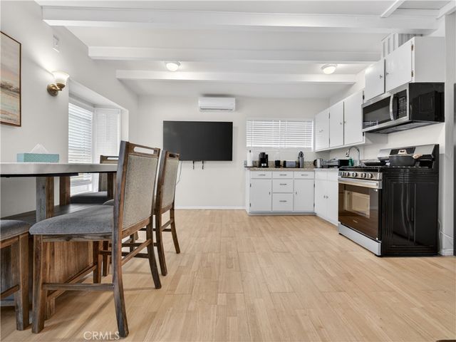 405 N Brighton, Burbank, CA 91506