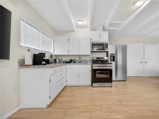 405 N Brighton, Burbank, CA 91506