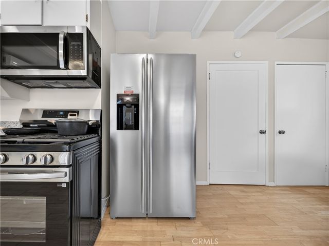 405 N Brighton, Burbank, CA 91506