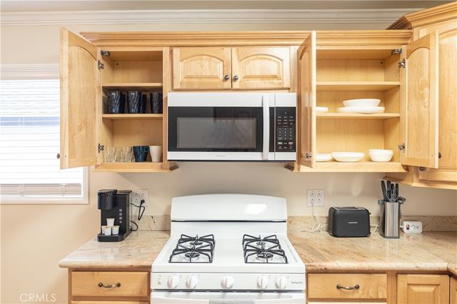 405 N Brighton, Burbank, CA 91506