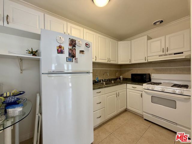 71 19th Street, Hermosa Beach, CA 90254