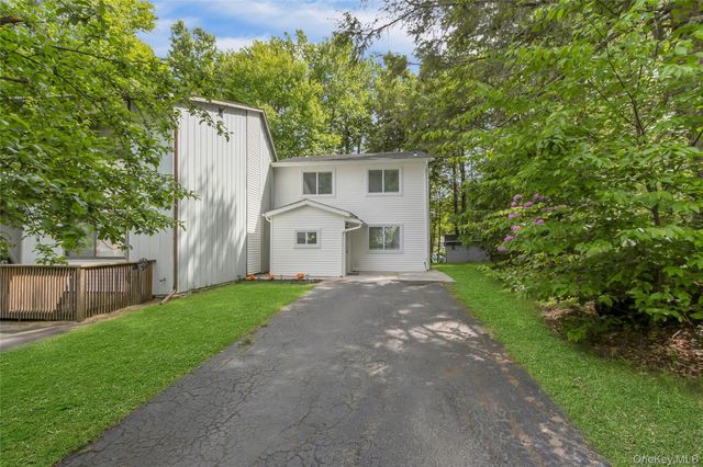 34 Elizabeth Way, Kiamesha Lake, NY 12751