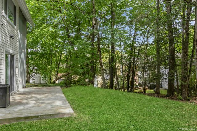 34 Elizabeth Way, Kiamesha Lake, NY 12751
