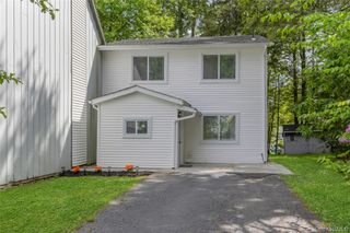 34 Elizabeth Way, Kiamesha Lake, NY 12751