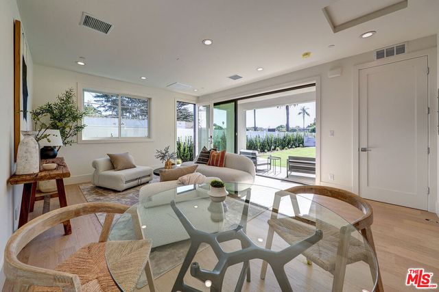 4226 East Boulevard, Los Angeles, CA 90066