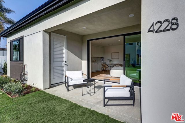 4226 East Boulevard, Los Angeles, CA 90066